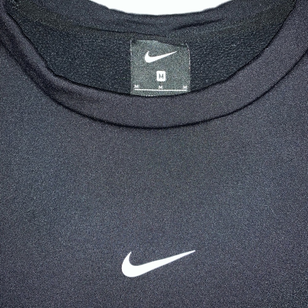 Nike Women’s black therma long sleeve crew neck - Picture 4 of 4